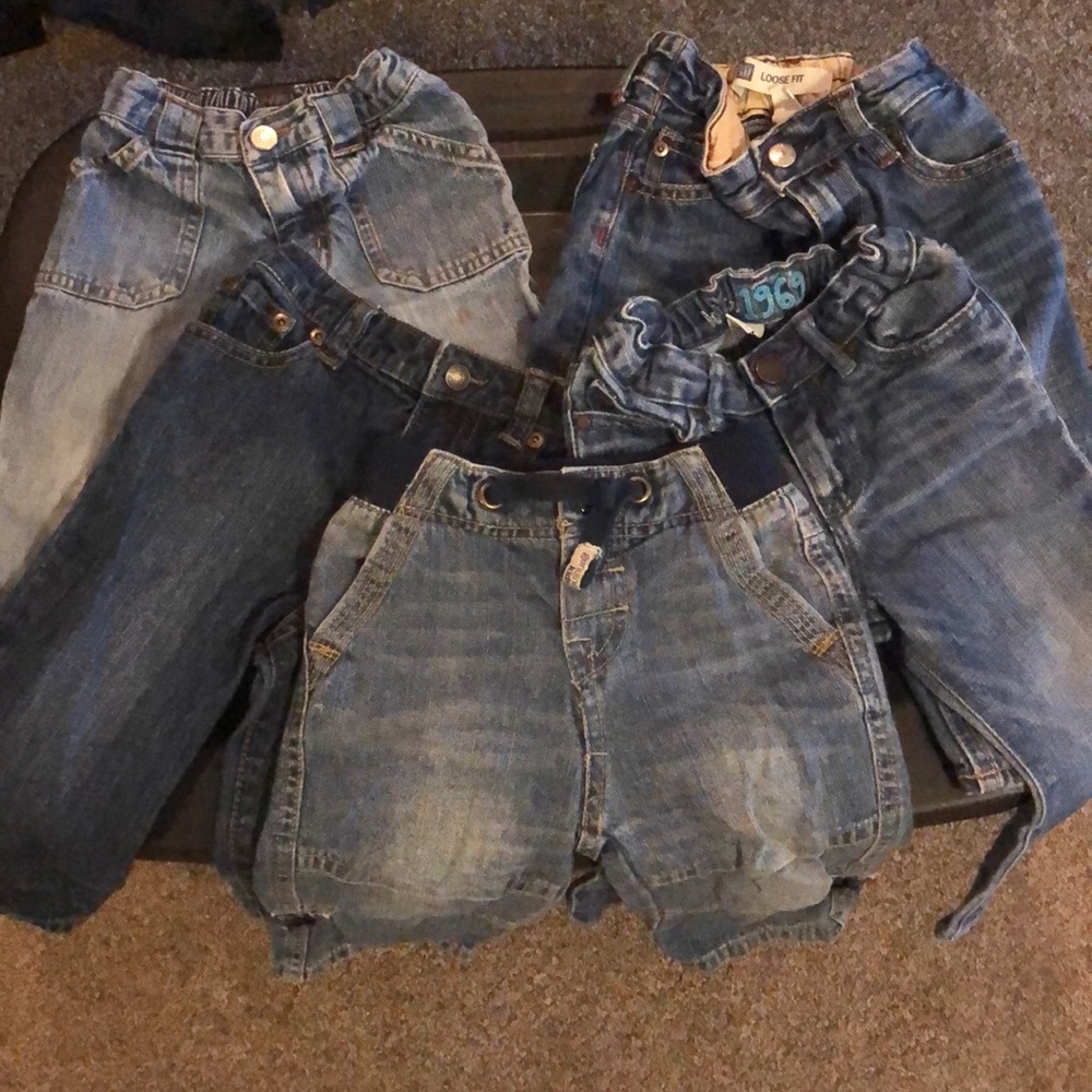 Bundle of toddler jeans